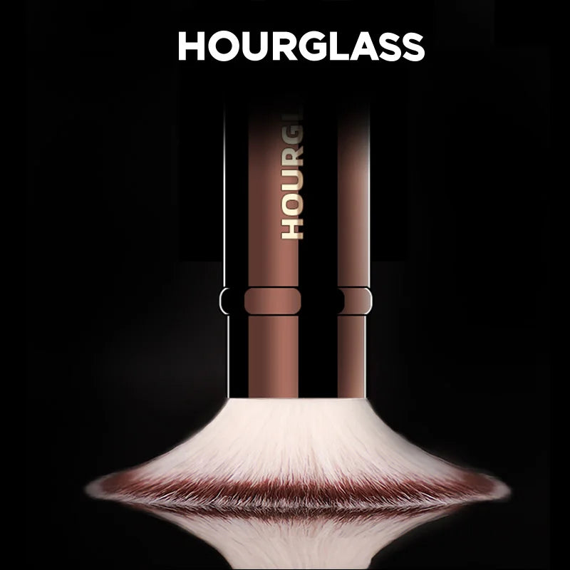 HOURGLASS Nº 23 RETRACTABLE BLUSH BRUSH